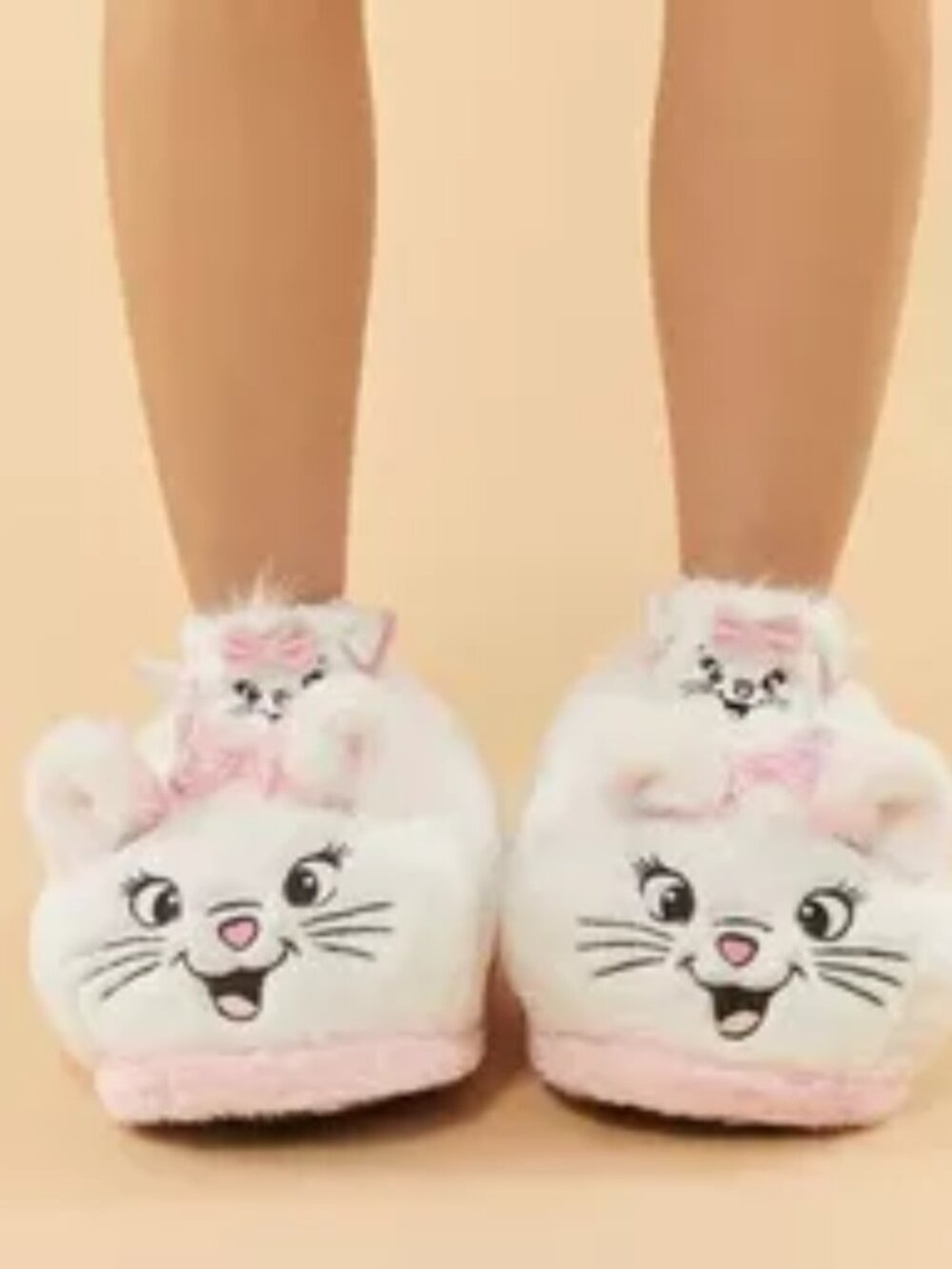 Disney x Forever 21 Marie Aristocats Plush House Slippers Size Medium NWT